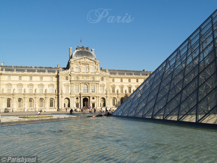 Le Louvre, pyramide
